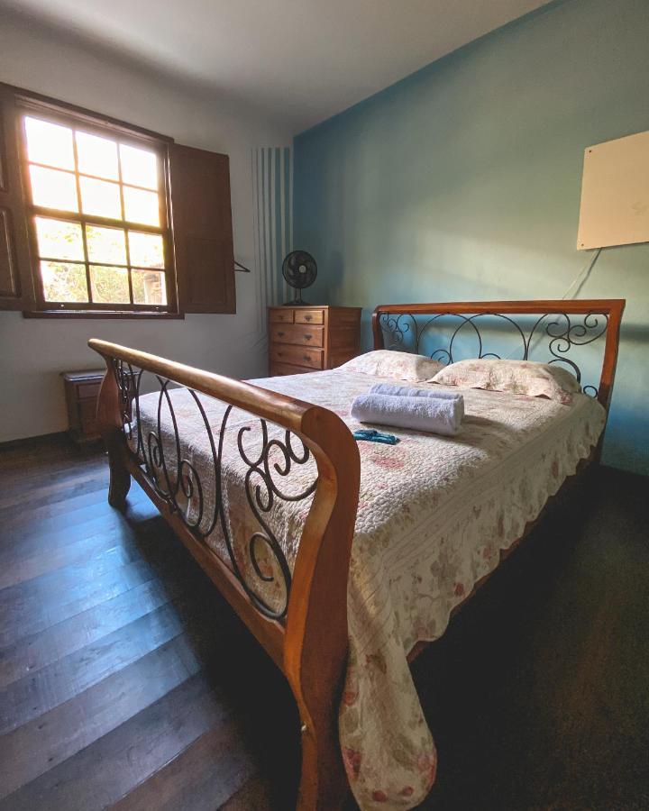 Em Tiradentes, Minas Gerais, Casa Tipica E Espacosa Em Terreno Arborizado Kültér fotó
